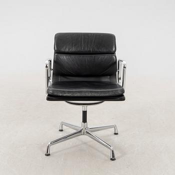 Charles & Ray Eames, skrivbordsstol, "EA208 Soft Pad Chair", Herman Miller.