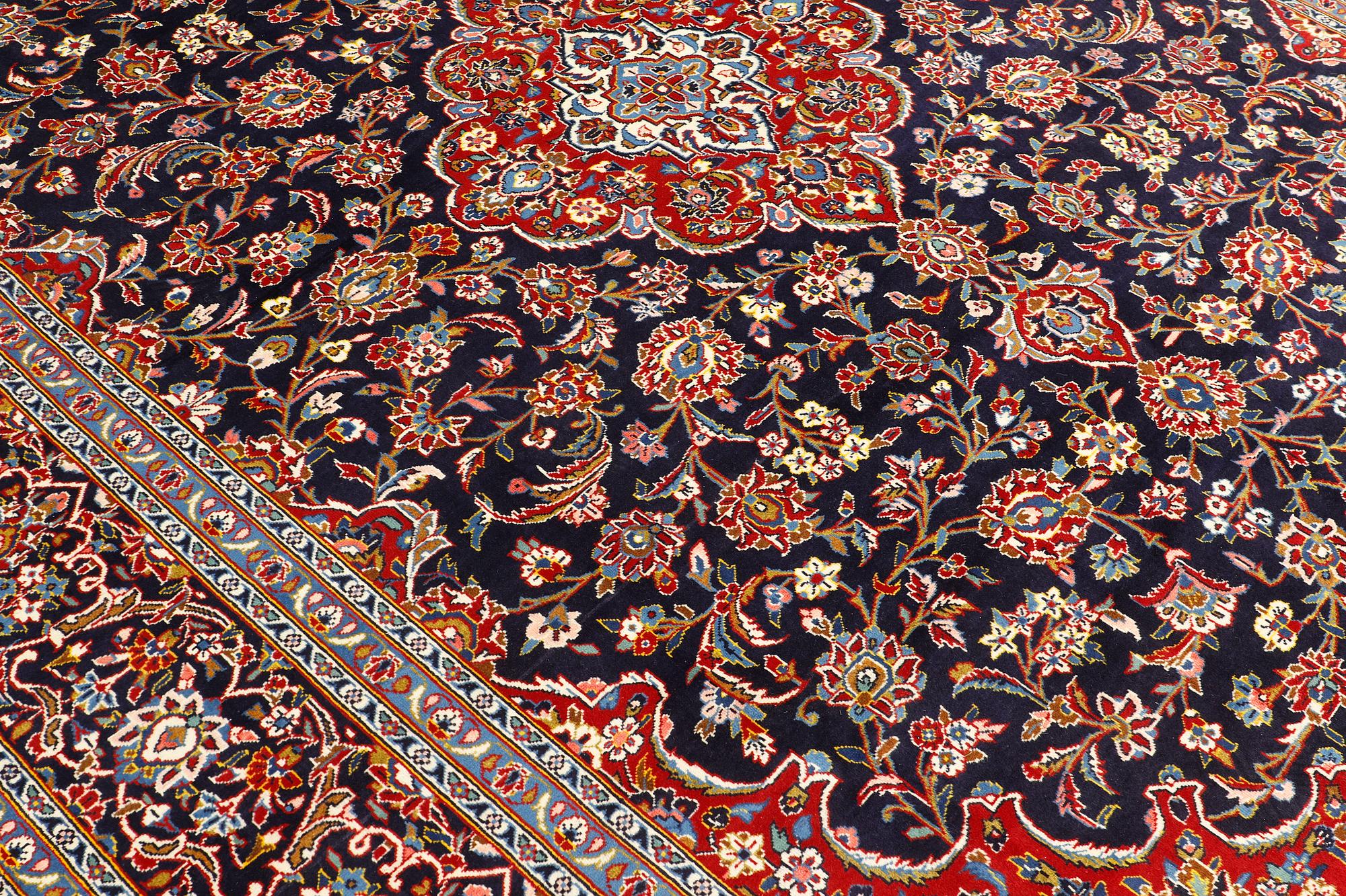 A carpet, Kashan, ca 424 x 304 cm.