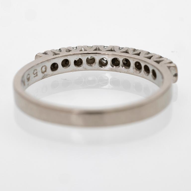 Ring halvallians 18K vitguld med diamanter, Sandin & Söner Göteborg 1988.