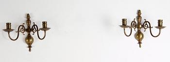 LJUSKRONA SAMT APPLIQUER, ett par, mässing, barockstil, 1900-tal. H 23-41.