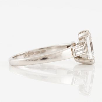 A platinum ring with an emerald-cut diamond 2.31 ct.