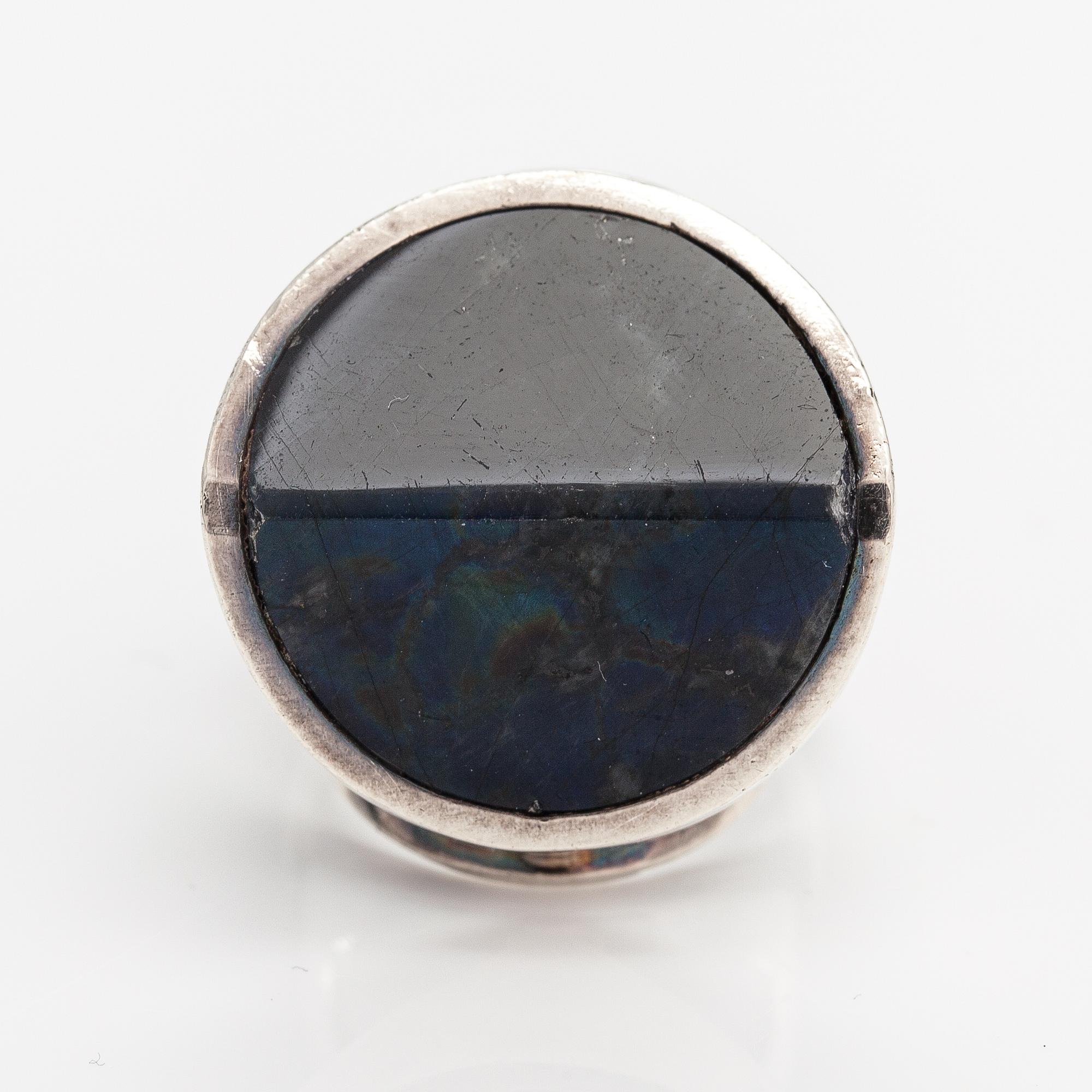 Jorma Laine, A silver ring with a spectrolite. Turun Hopea, Turku 1973.