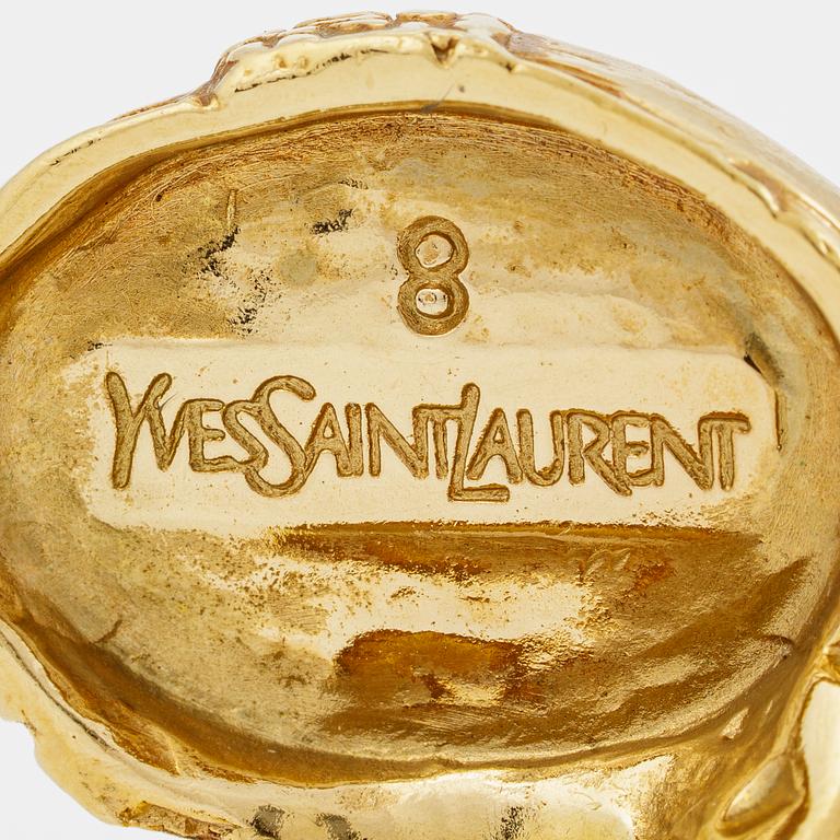Yves Saint Laurent, ring.