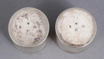 TOILETTEDOSOR, ett par, silver,  Stephan Halling, Örebro 1775. Tot ca 91 gram.