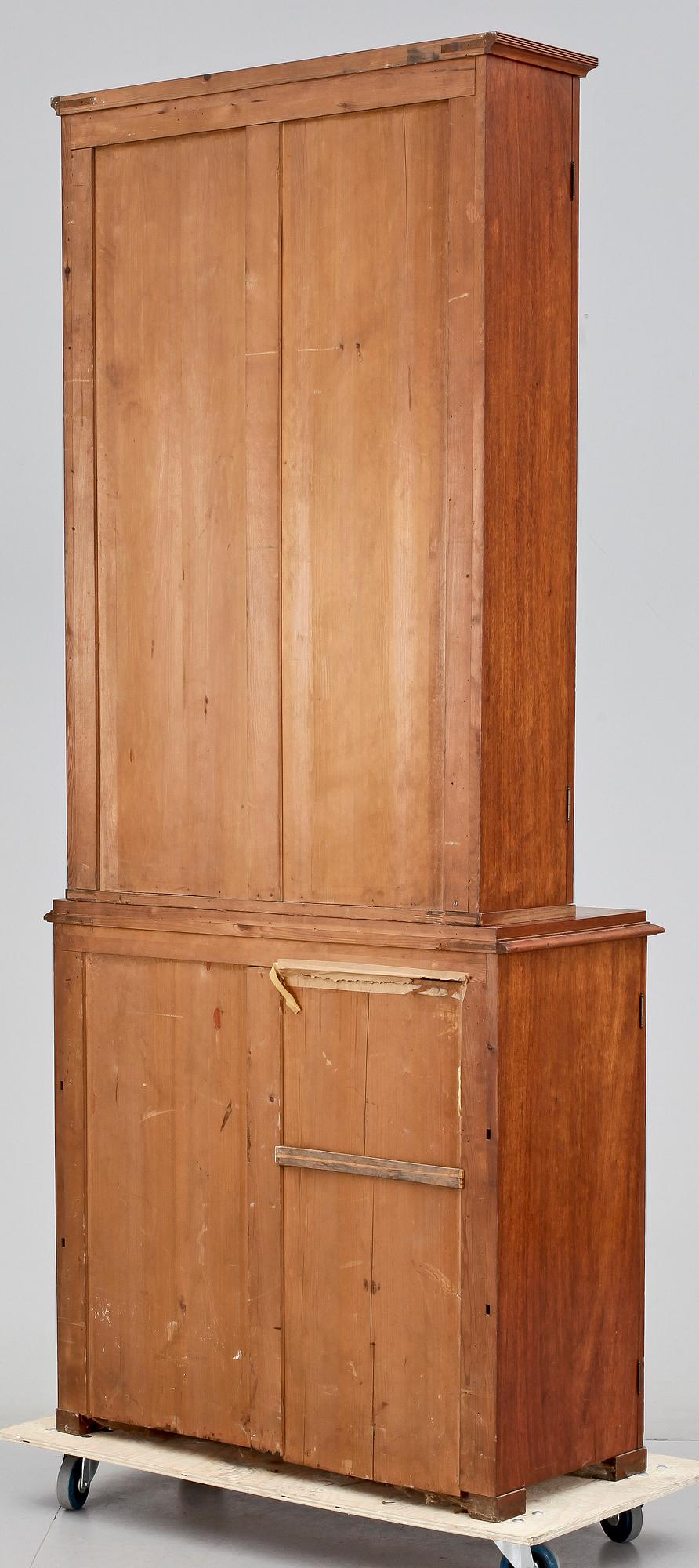 BOKSKÅP, nyrenässans, 1800-talets slut.