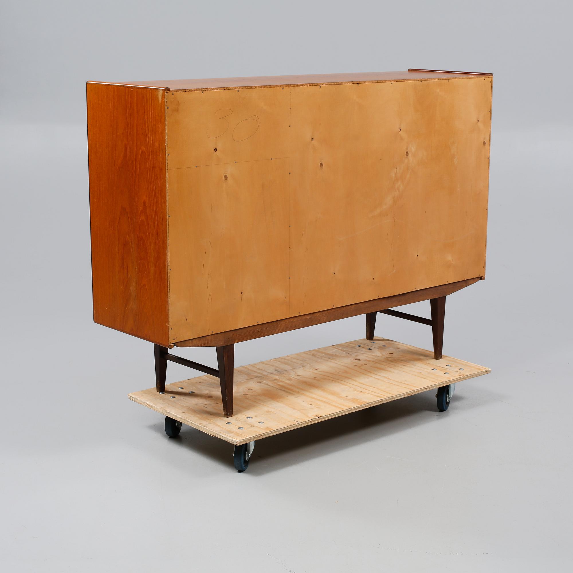 SIDEBOARD, 1900-talets tredje kvartal.