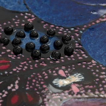 Birger Kaipiainen, a stoneware decorative plate, signed Kaipiainen, Arabia.