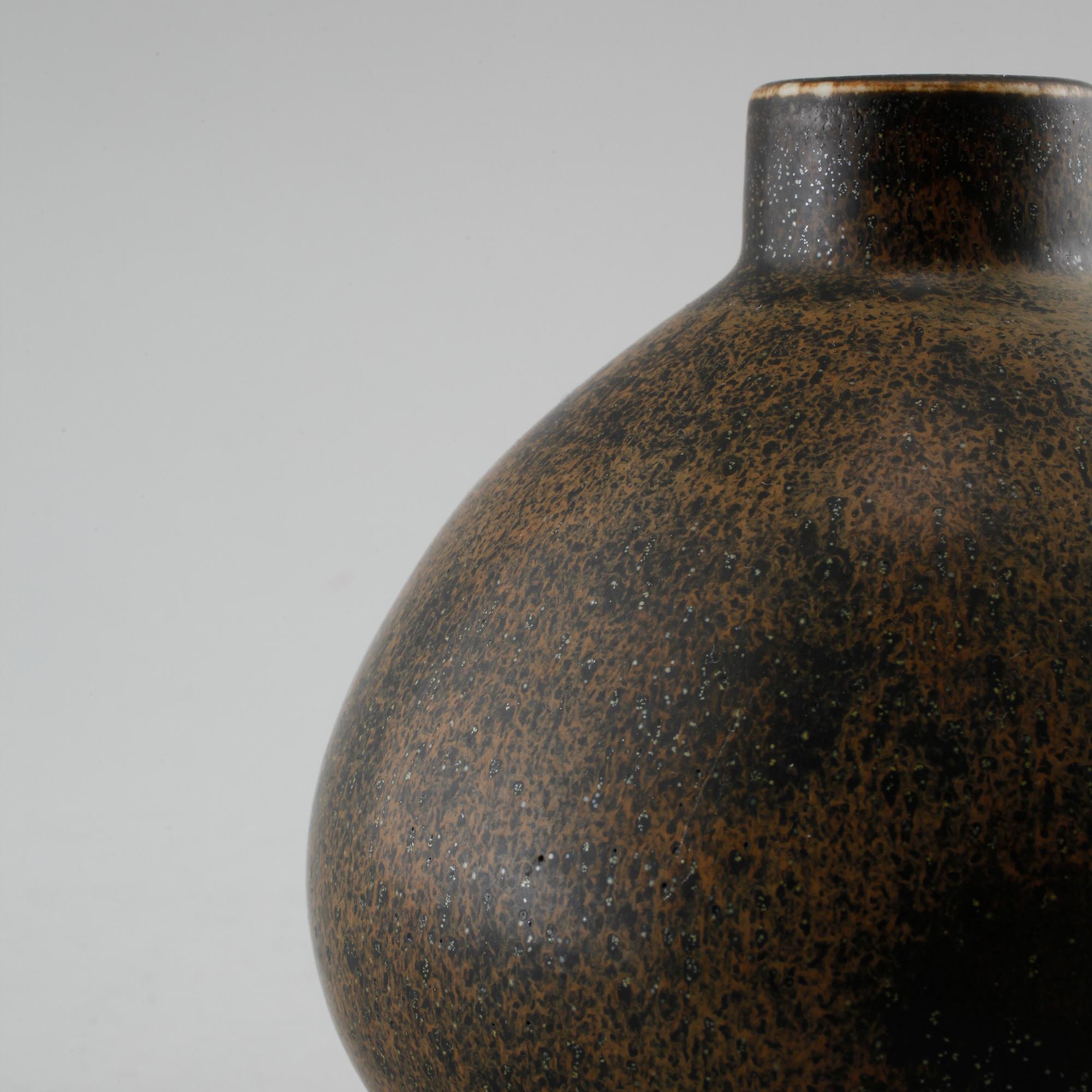 Unique stoneware vase by CARL-HARRY STÅLHANE, Rörstrand, signed and dated -63.