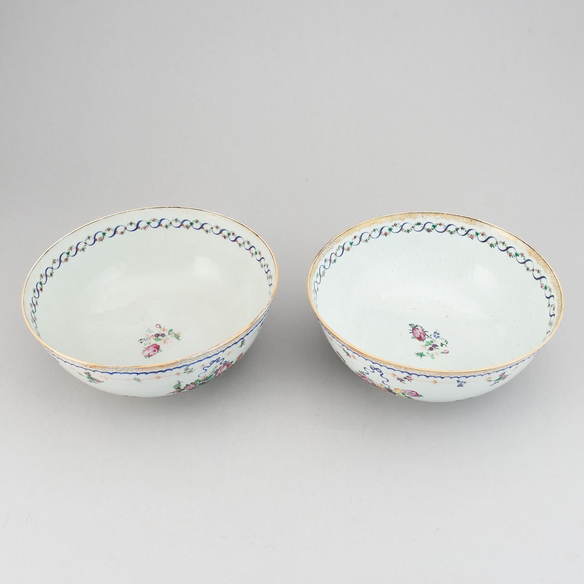 A pair of famille rose punch bowls, Qing dynasty, Qianlong (1736-95).