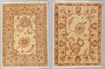 Two Zeigler design rugs, ca 84 x 61 cm.
