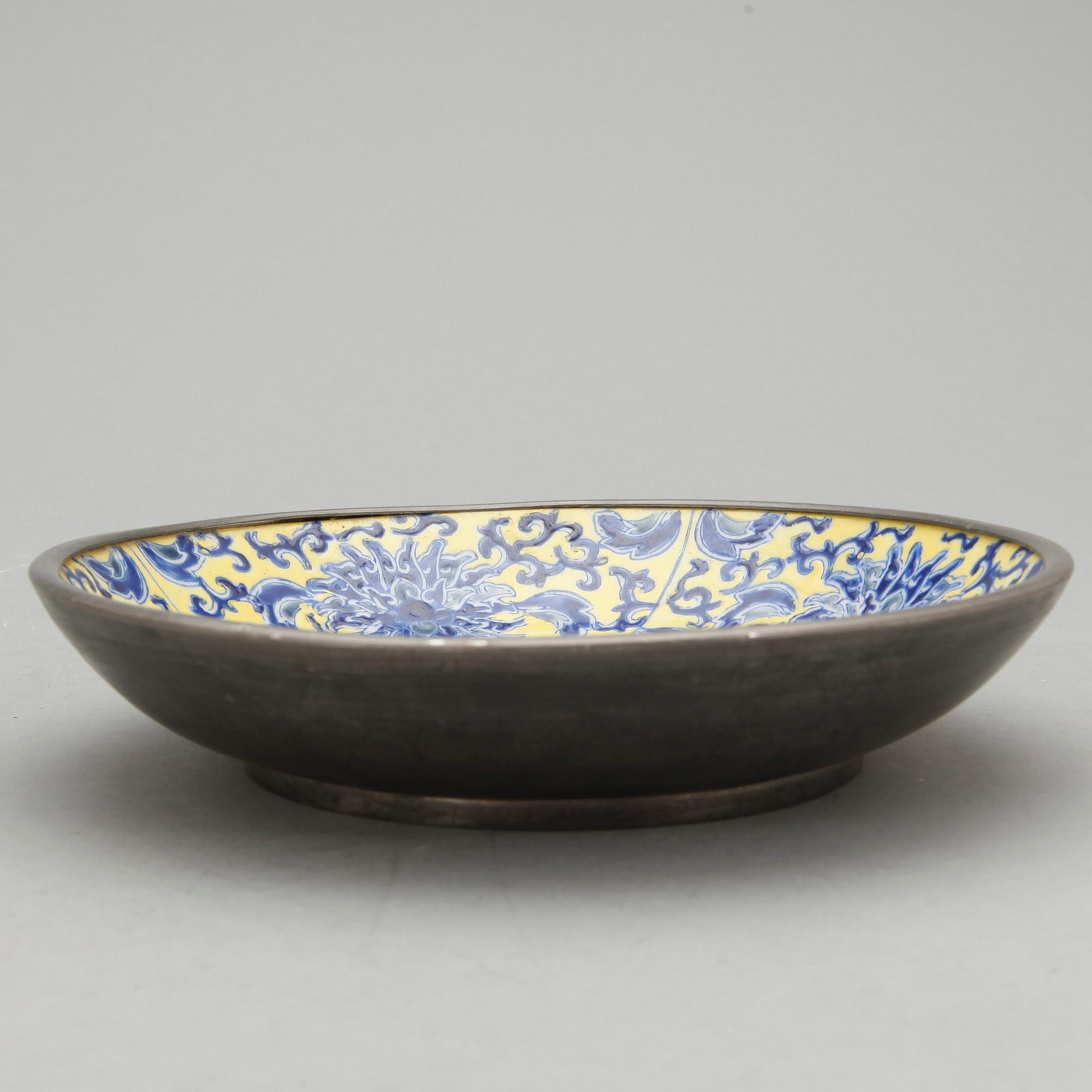 FAT, porslin, tennmontering, märkt Hong Kong, 1920-30-tal.