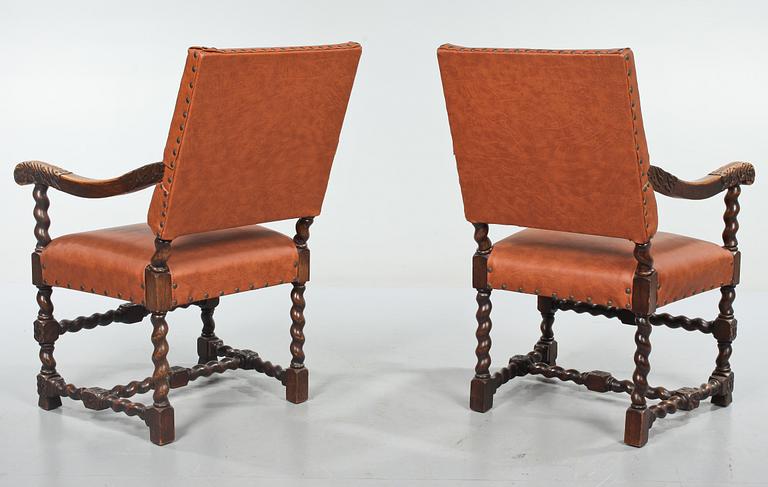 KARMSTOLAR, ett par, barockstil, 1900-talets första hälft.