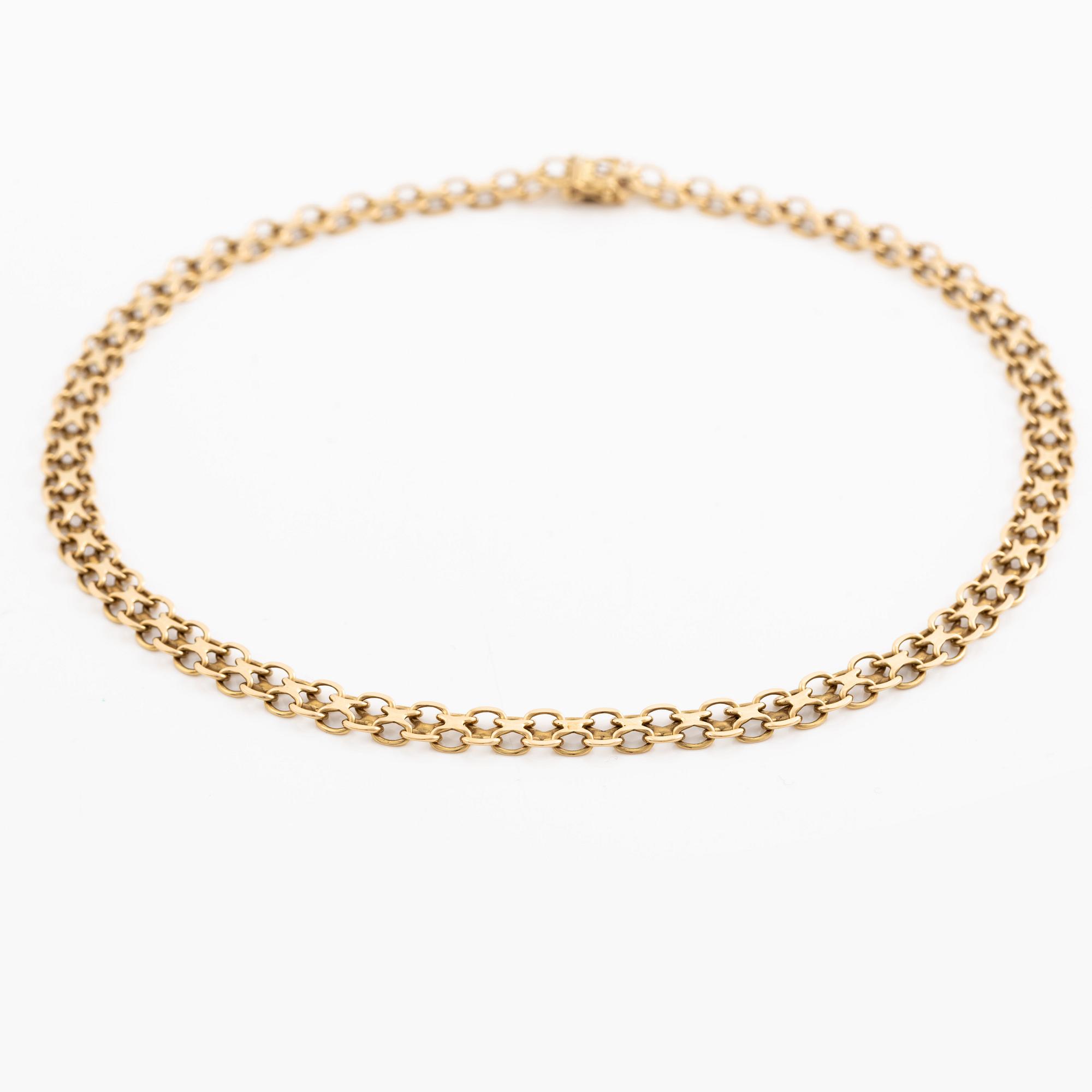 Necklace 18K gold.