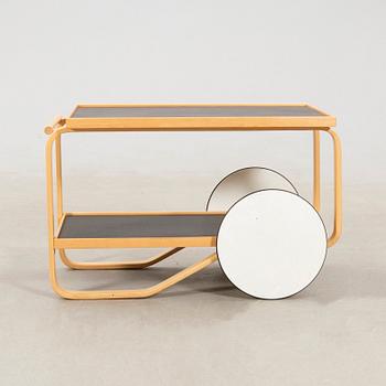 Alvar Aalto, serving trolley, model 901, Artek Finland, sent 20th century.