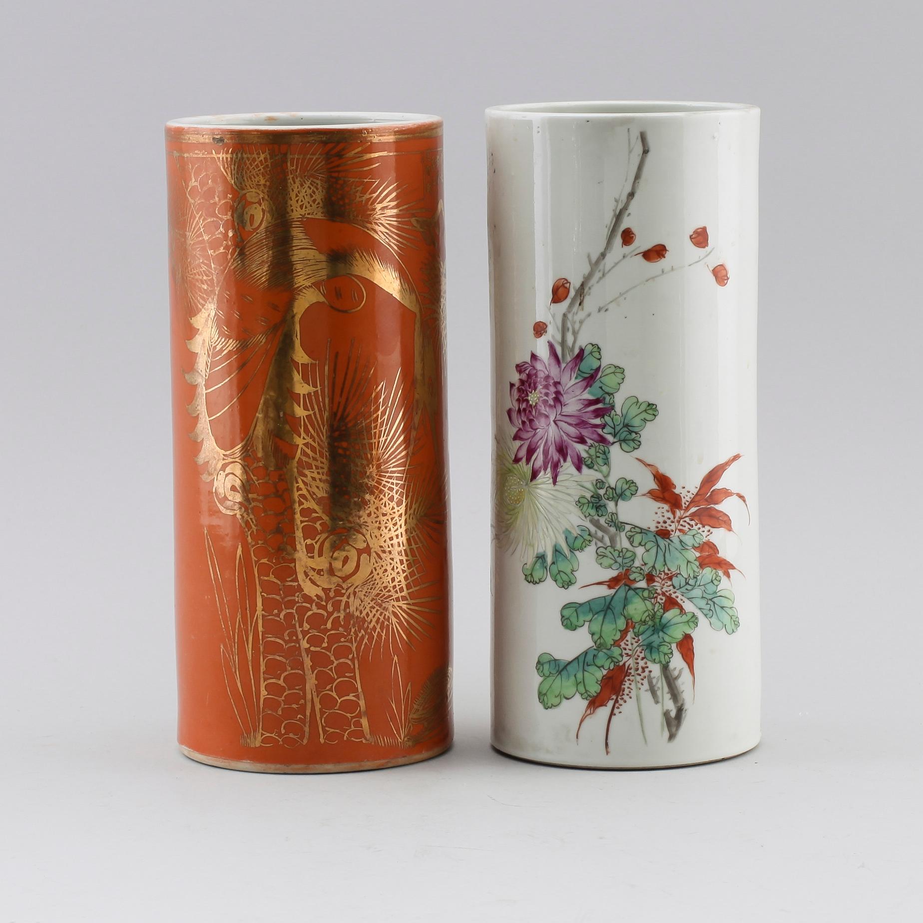 PENSELVASER, 2 st, porslin, Kina, 1900-/2000-tal.