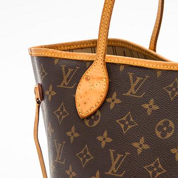 Louis Vuitton, a Monogram Canvas 'Neverfull MM' bag.