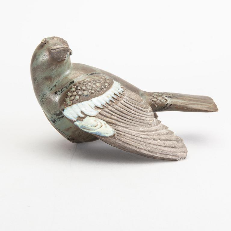 TYRA LUNDGREN, a stoneware sculpture of a bird.