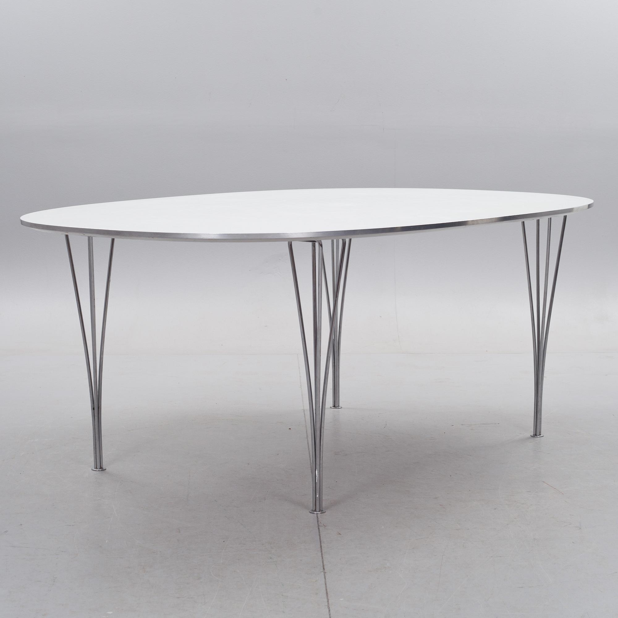 BORD, "Superellips". Fritz Hansen. Design Bruno Mathsson & Piet Hein för Fritz Hansen, 1984.