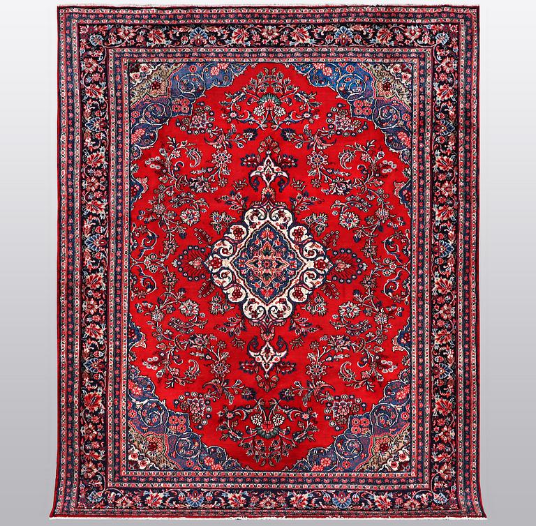 Matto, West persian, ca 320 x 242 cm.