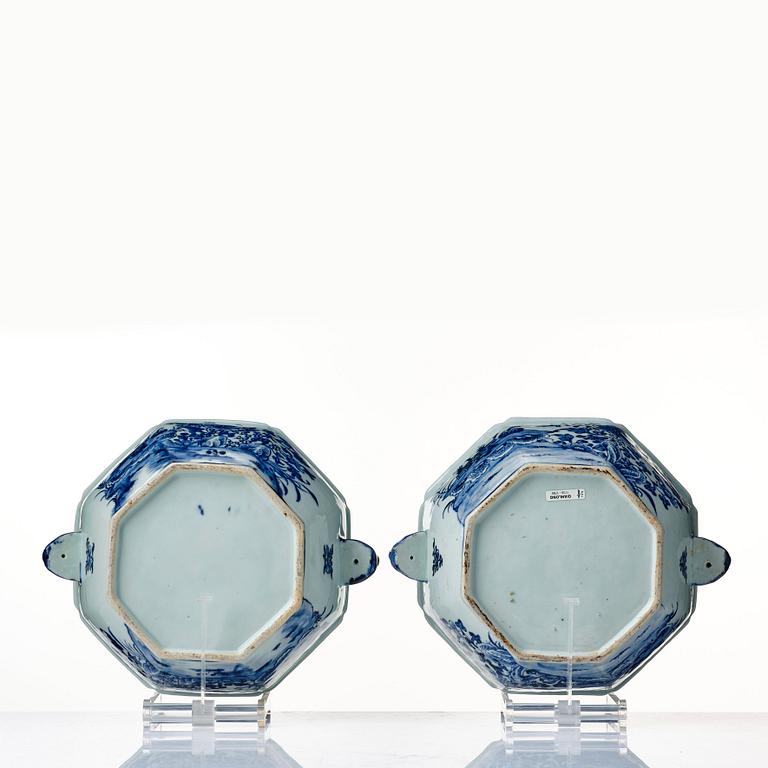 A pair of blue and white tureens, Qing dynasty, Qianlong (1736-95).