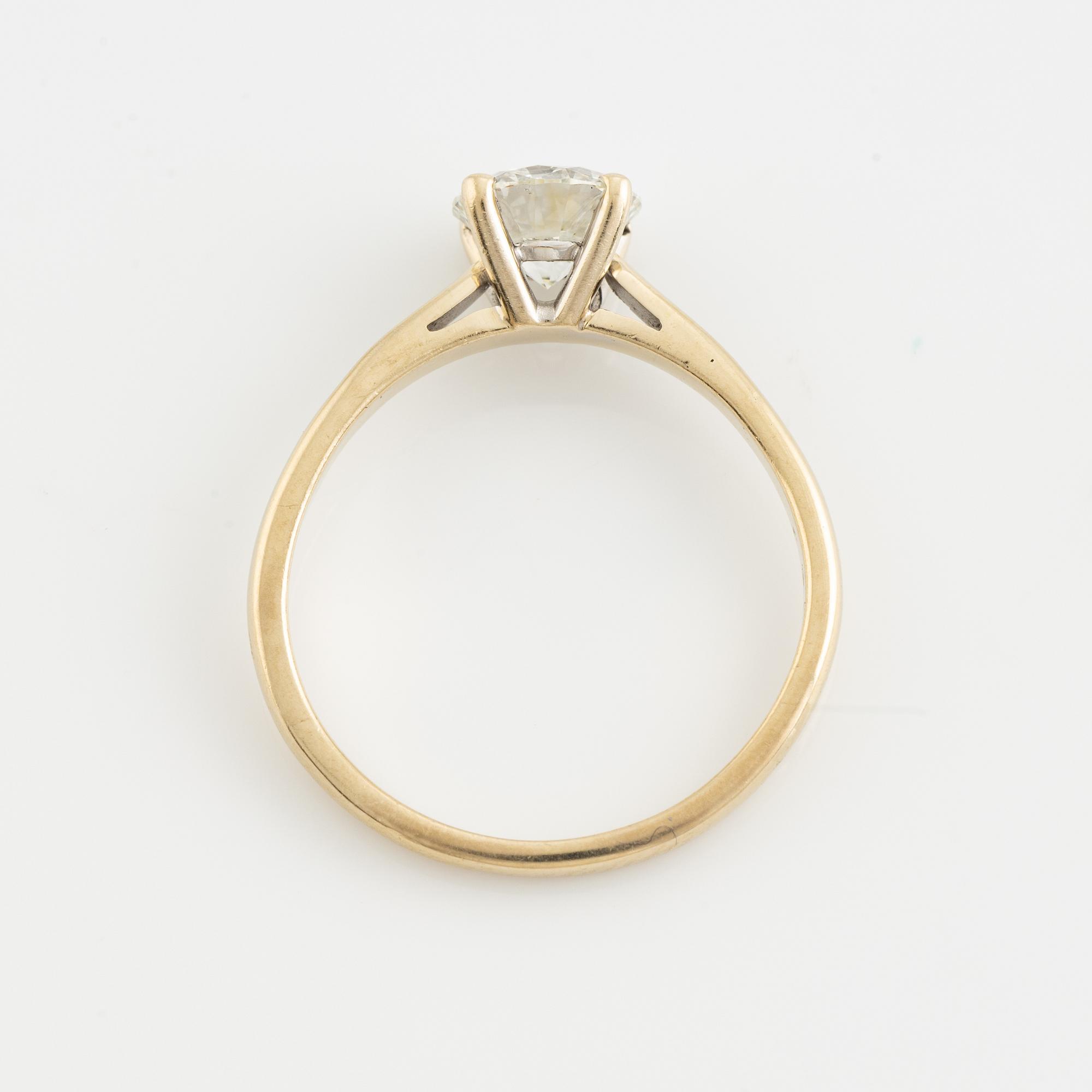 Brilliant cut diamond solitaire ring.