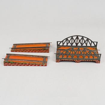 A steam engine wirt tender and wagons, early 20th century.