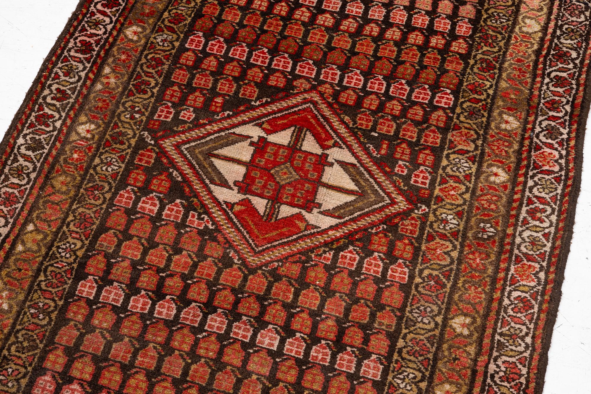 Carpet, approx. 235 x 100 cm.