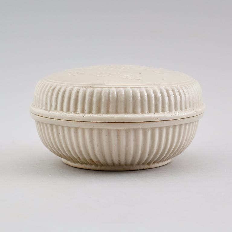 A white glazed peony flower box with cover, Ming dynasty (1368-1644).