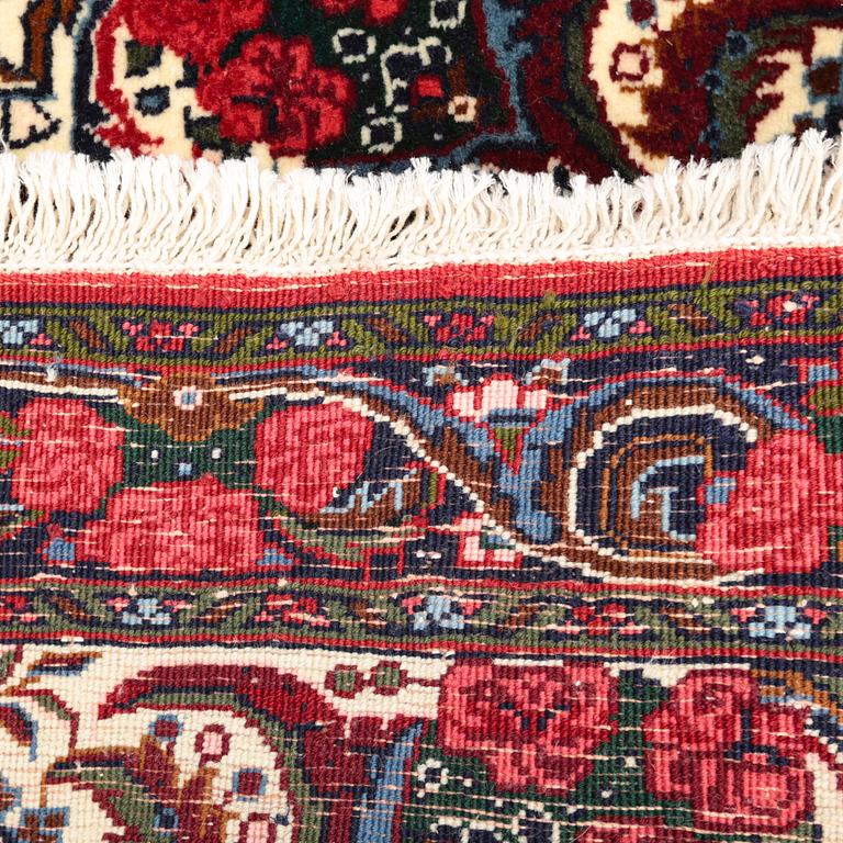 MATTA, old Bidjar. Ca 105x80 cm.