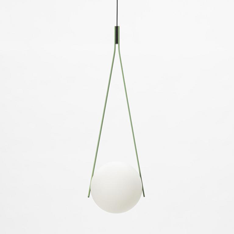 Odin Visser, a "Nomnom 20" ceiling light for MOOOI.