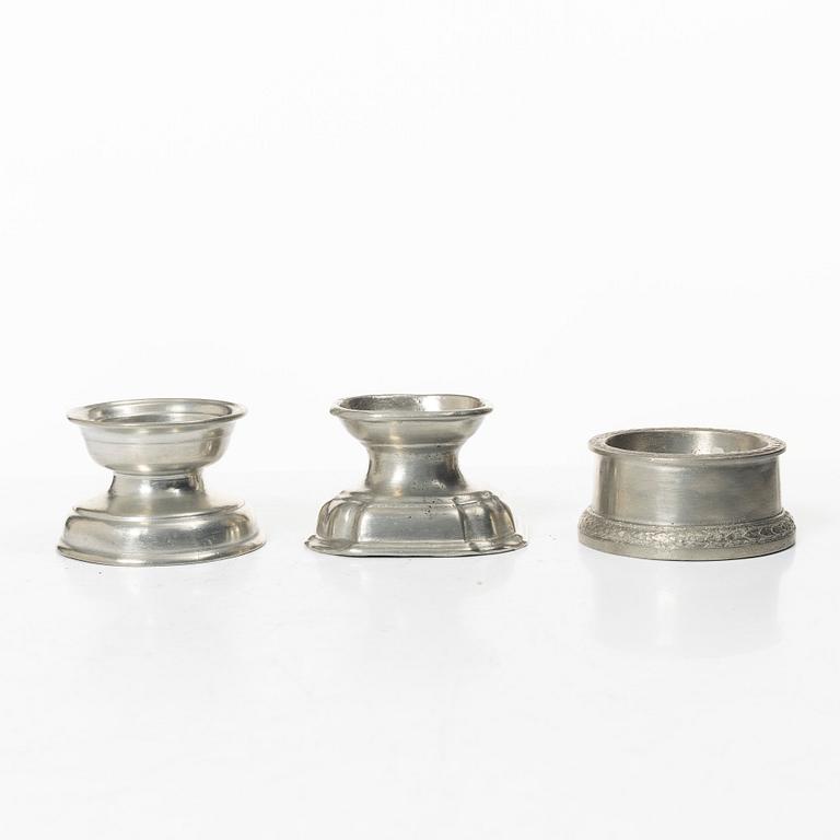 Salt cellars, 3 pcs, 18th/19th century.