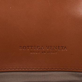 Bottega Veneta, A leather briefcase.