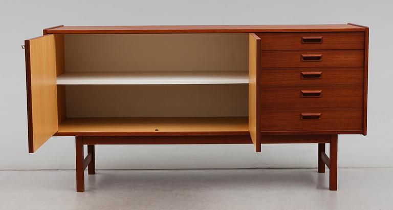 SIDEBOARD, 1900-talets andra hälft.