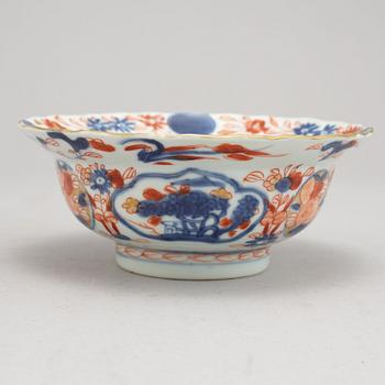 An imari bowl, Qing dynasty, Kangxi (1662-1722).