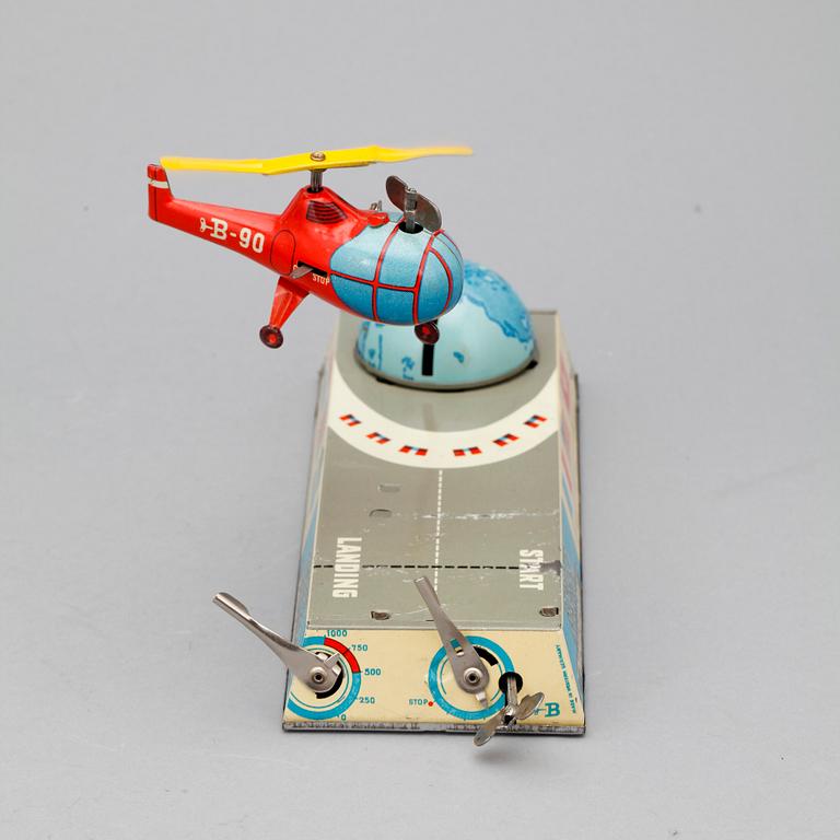 PLÅTLEKSAKER, 2 st, bl.a. "Buick", T.O.K, Japan, 1950/60-tal samt "Buick" radiostyrd.