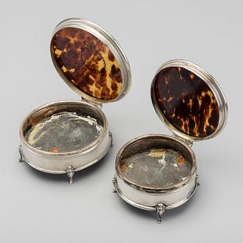 A set of five pcs silver and tortoise-shell vanity set Birmingham 1920's.