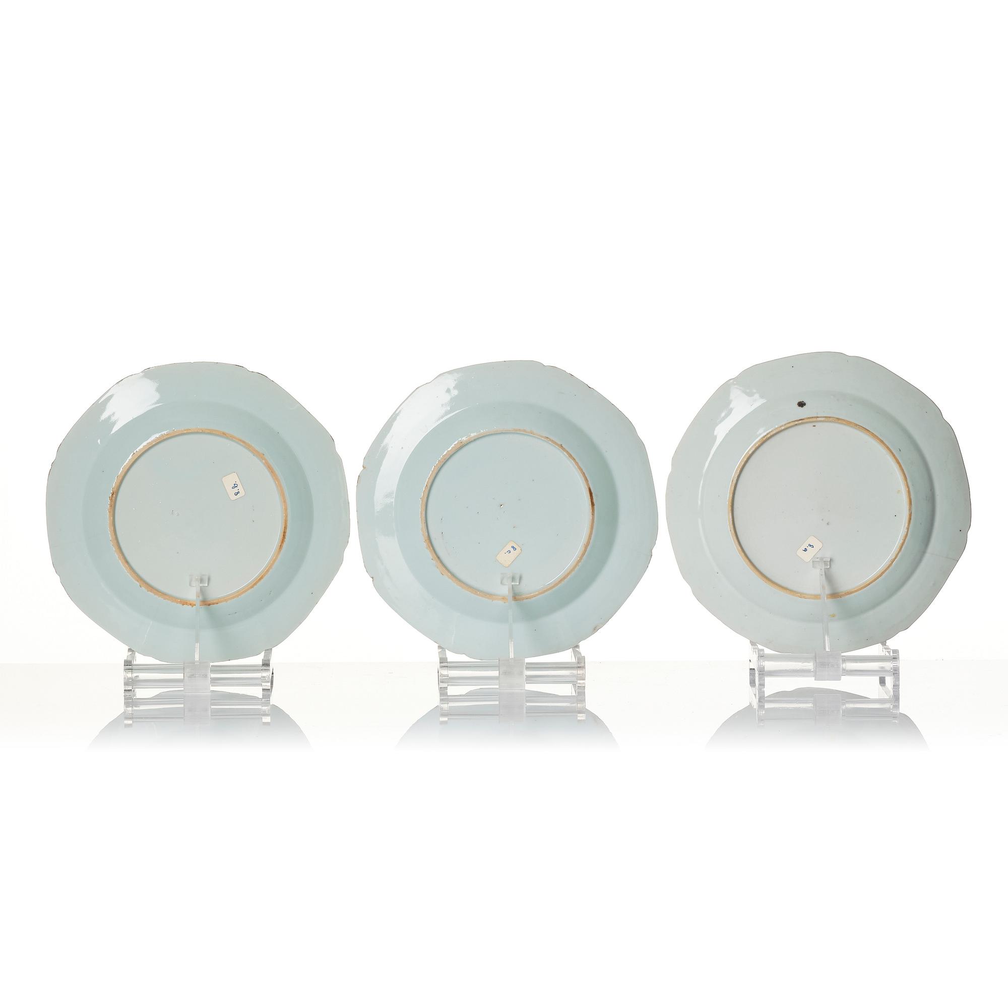 A matched set of 8 blue and white dishes, Qing dynasty, Qianlong (1736-95).