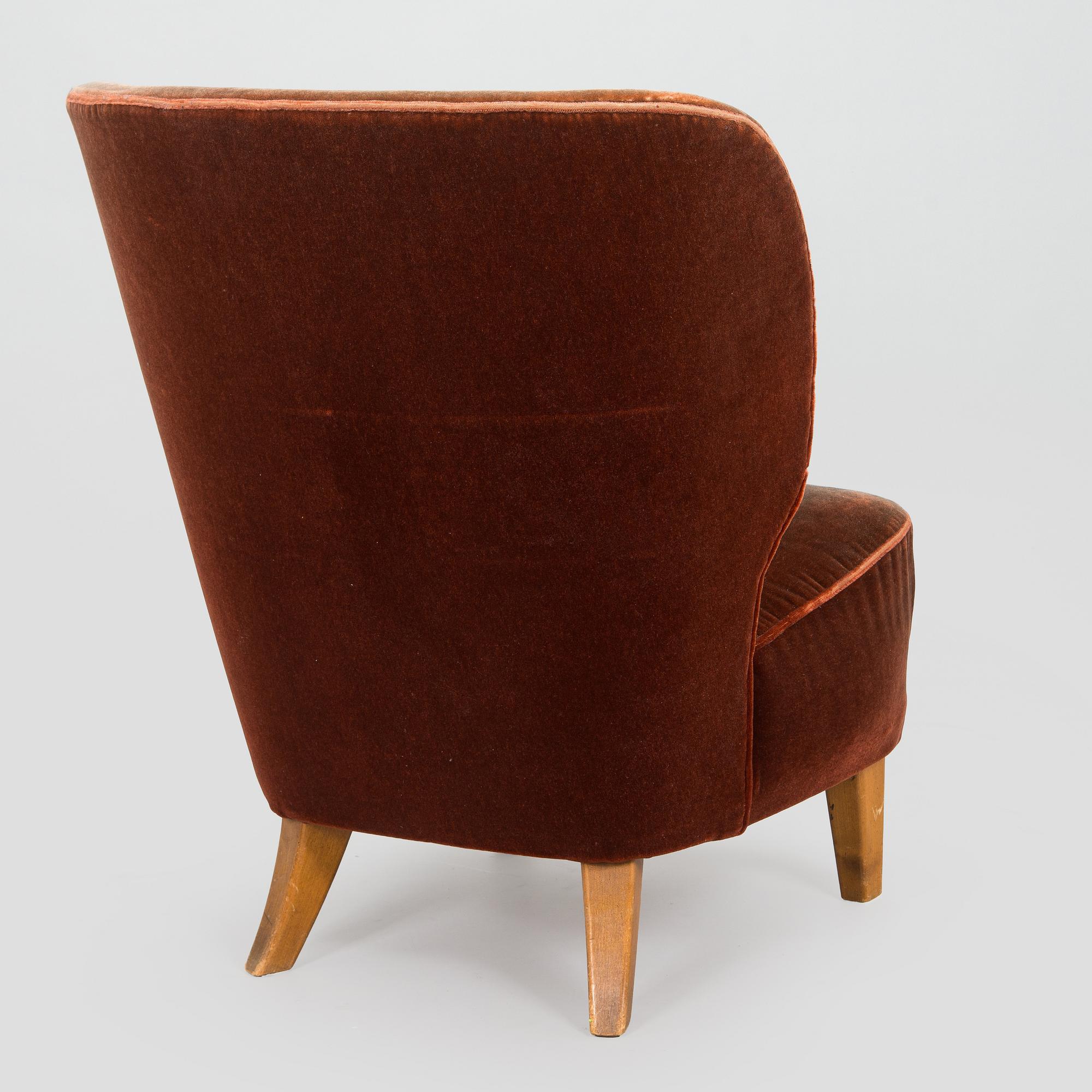 A mid-20th century armchair.