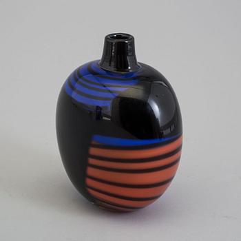 A 'Vibrato' glass vase from Studioglas Strömbergshyttan.
