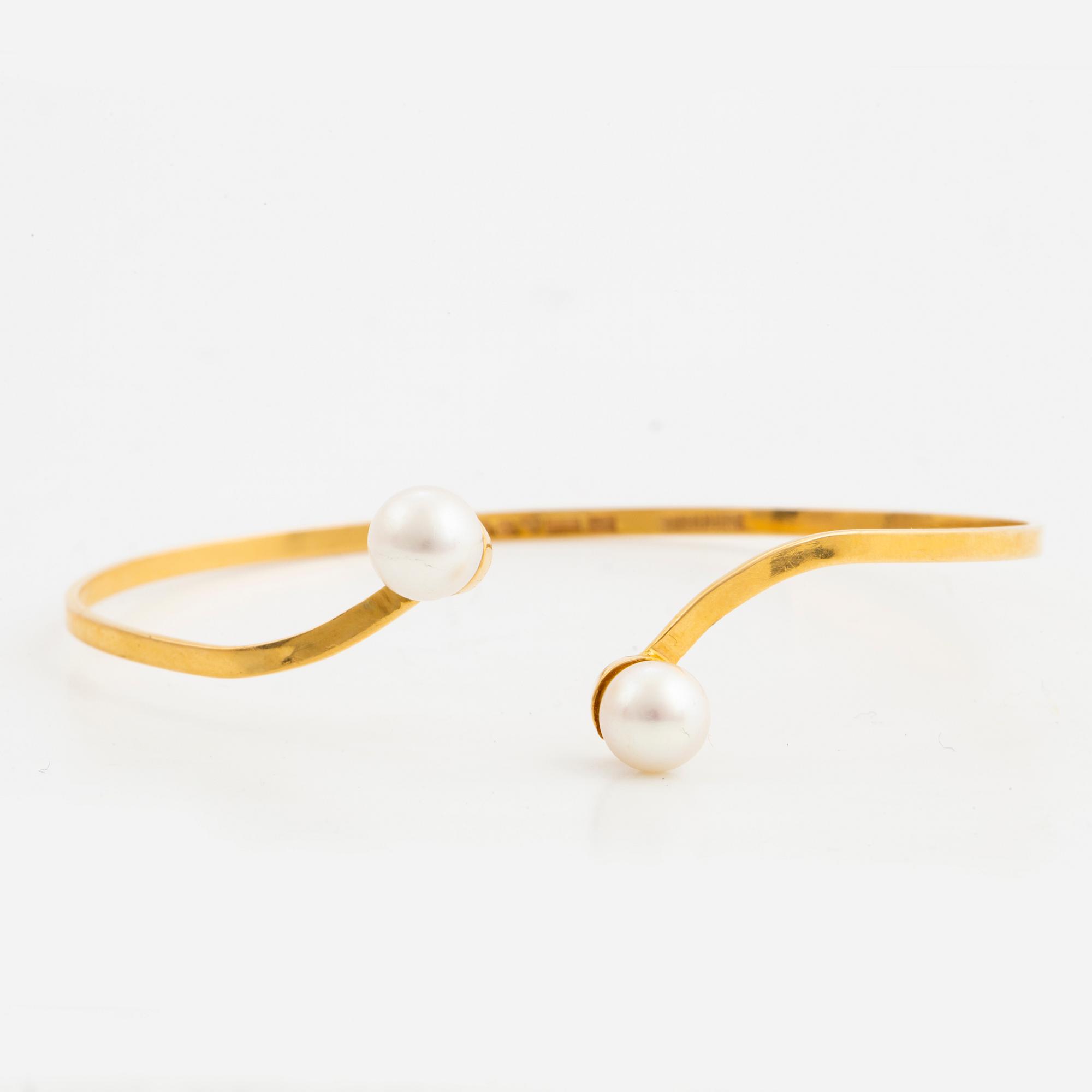 ATELJÈ STIGBERT, Armring 18K guld med pärlor.