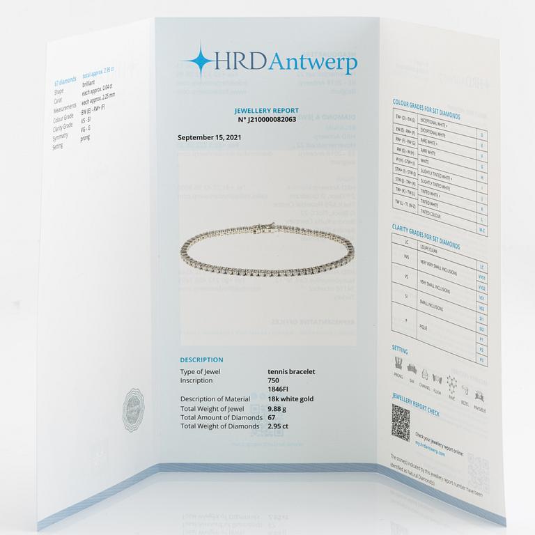 Brilliant cut diamond tennis bracelet.