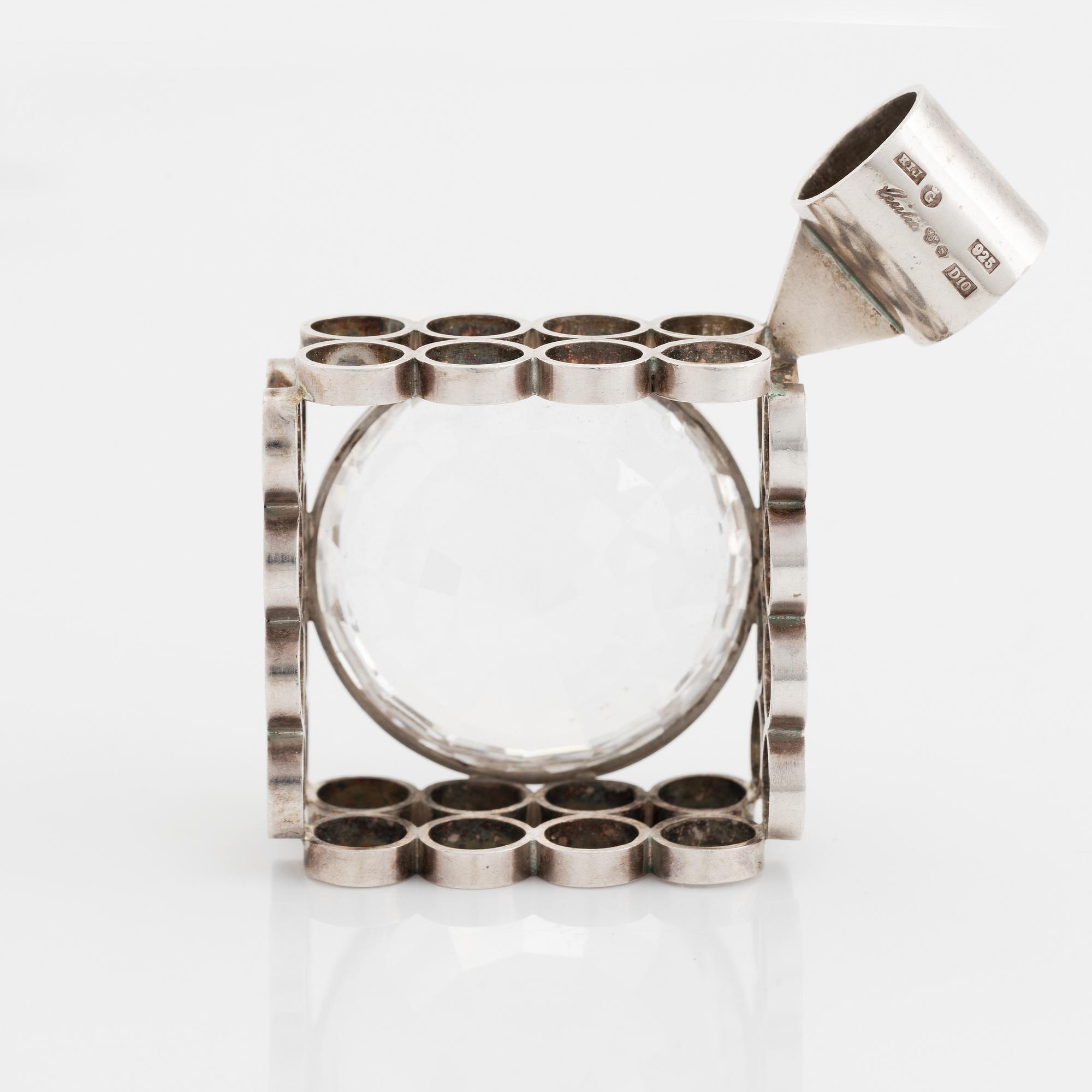 Cecilia Johansson, Hänge, sterlingsilver med stor rund fasettslipad bergkristall.