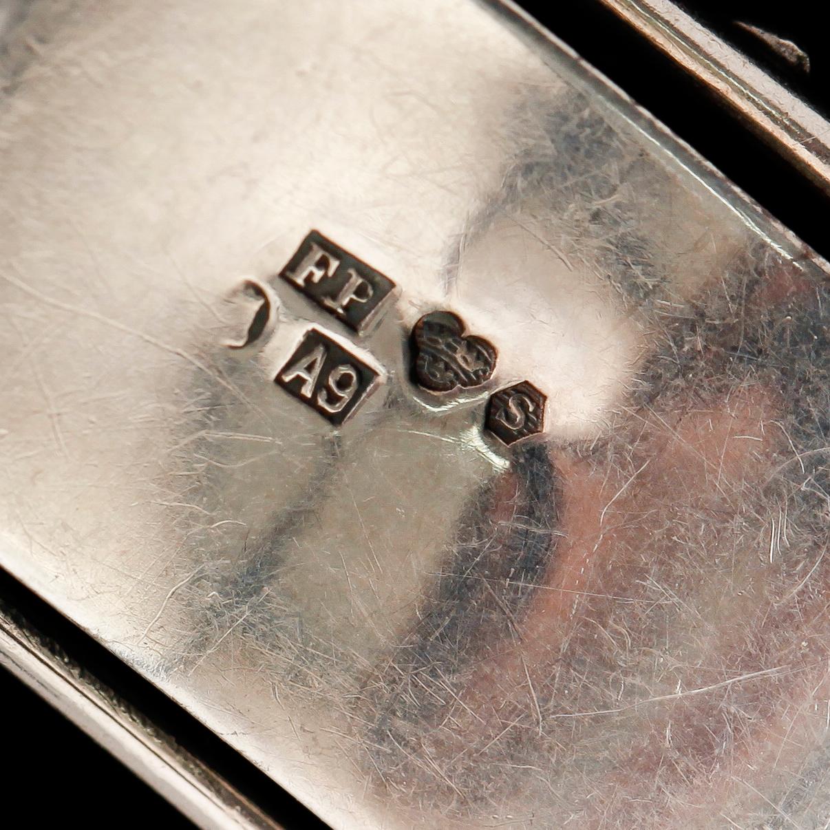 BROSCHER, 2 st samt ARMBAND, silver, 1900-talets andra hälft. Total vikt ca 70 gram.