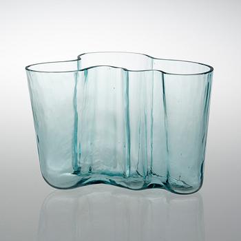 ALVAR AALTO, A VASE. Savoy. Karhula, 1930s.