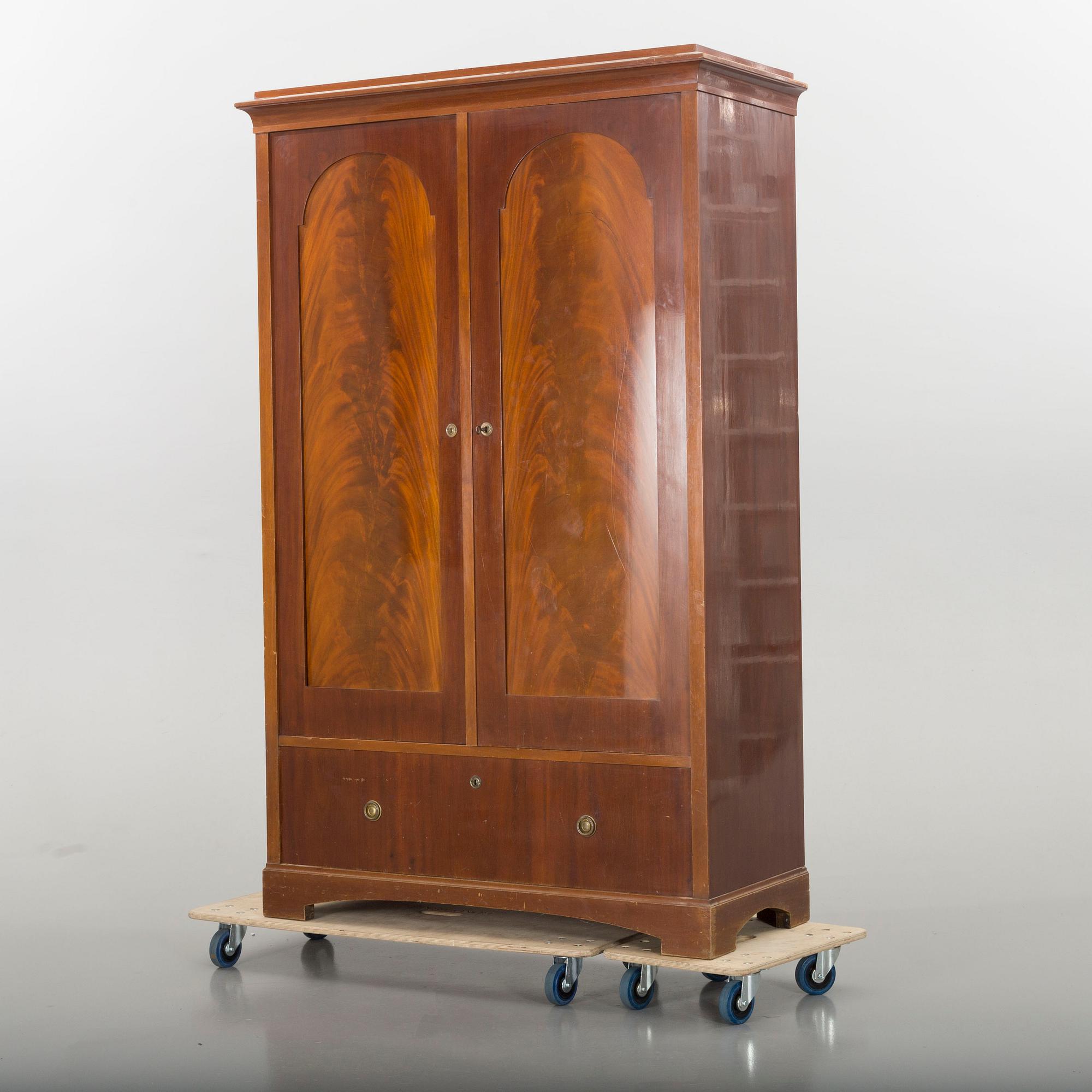 ARKIVSKÅP, 1900-talets första del.