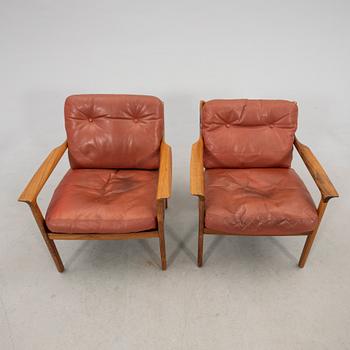 Armchairs, a pair from the 1960s/70s.