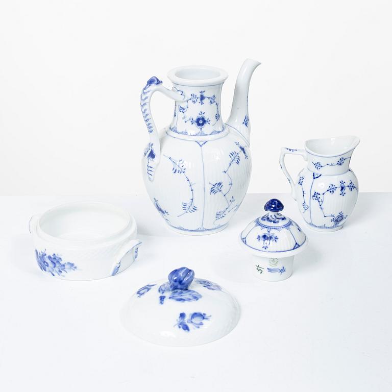 Royal Copenhagen, kaffeservis, 22 delar, "Musselmalet", Danmark.