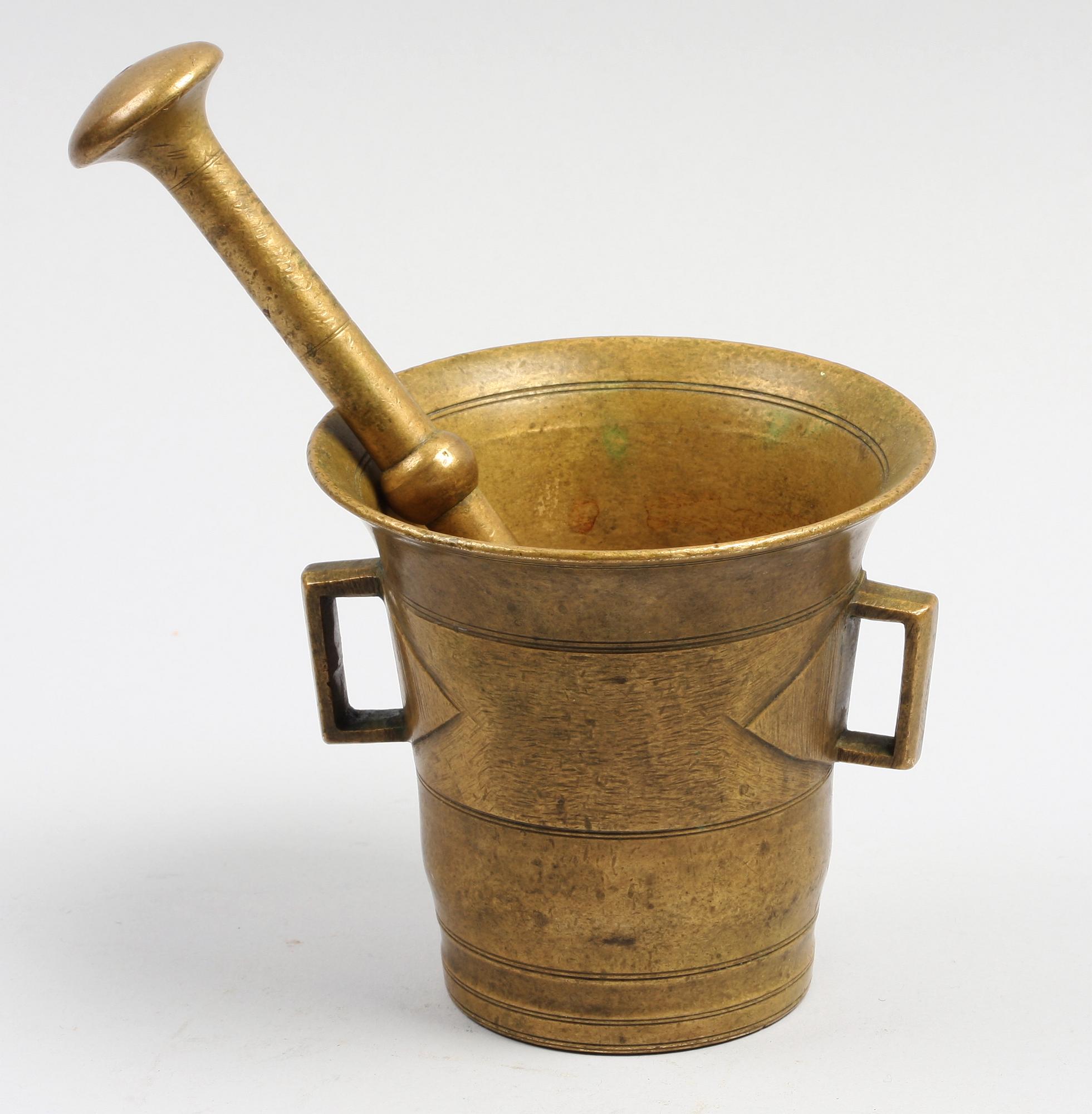 MORTEL MED STÖT, mässing. 1800-tal.