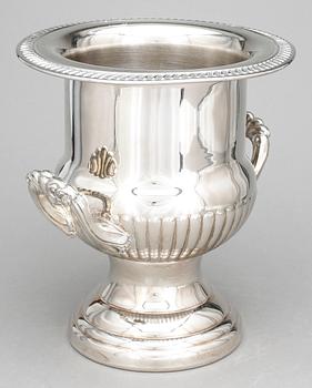 VINKYL, vitmetall, senempirestil, 1900-tal.