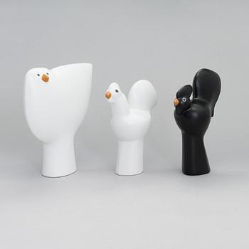 Howard Smith, figuriineja, 3 kpl, keramiikkaa, sarjasta Parvi, Arabia 1900-luvun loppu.